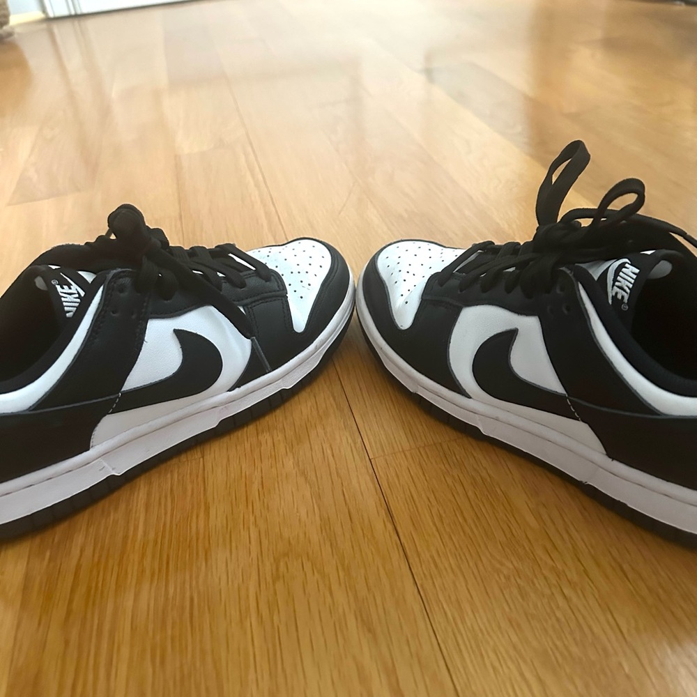 nike women’s white dunk low shoes